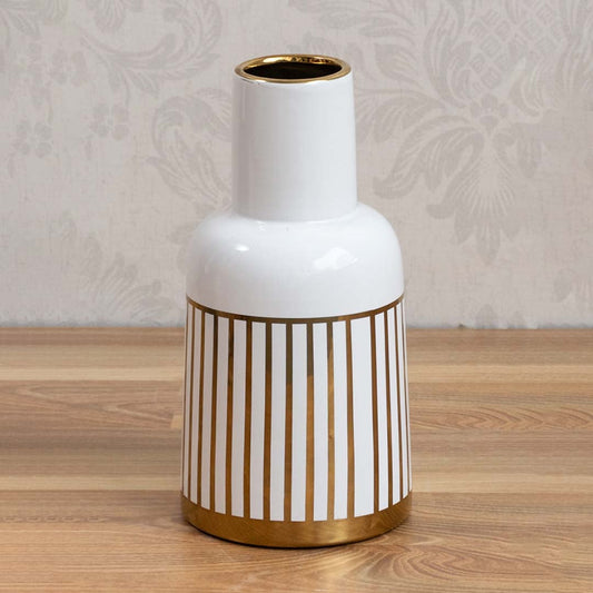 Dimension image of elora outdoor metal wall light for elegant patio decor styling and modern exterior home lighting design.