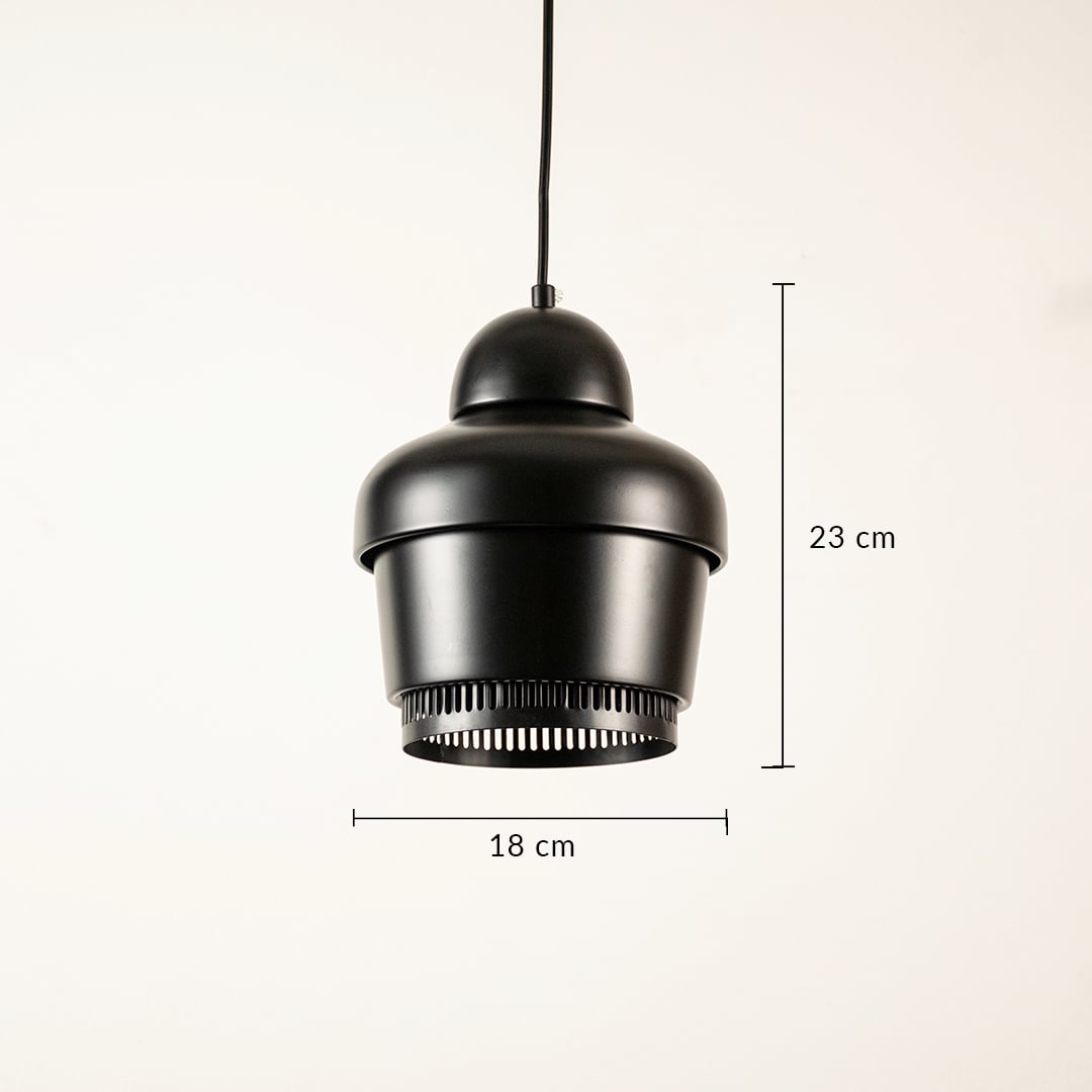 Black metal pendant light dimension image with 18 cm width and 23 cm height for modern kitchen placement.