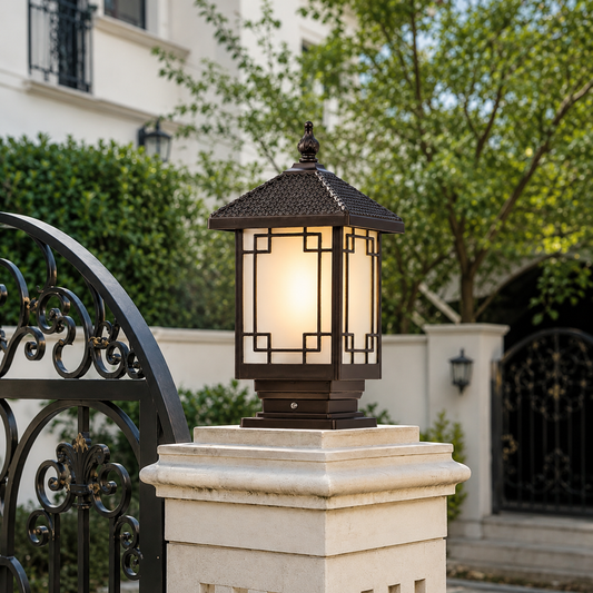 Carus Pier Gate Light
