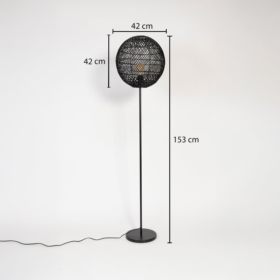 Black floor lamp with woven rattan globe shade measuring 153 cm height and 42 cm width and 42 cm depth.