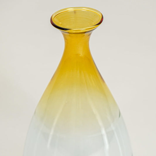 goccia glass vase closeup