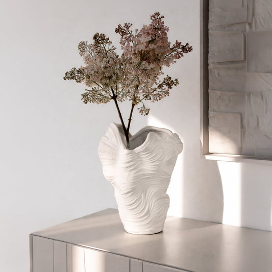 qeyri white ceramic vase main lifestyle
