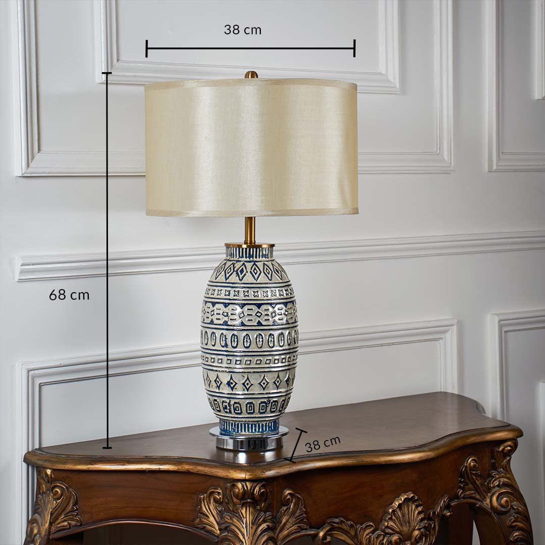 Ceramic table lamp measuring 68 cm height with a 38 cm wide shade and 38 cm base diameter displayed with clear markings on a white backdrop.