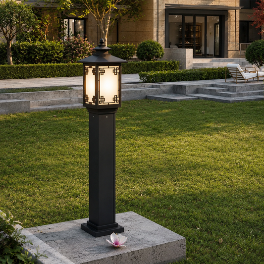 Warwick Garden Pole Light