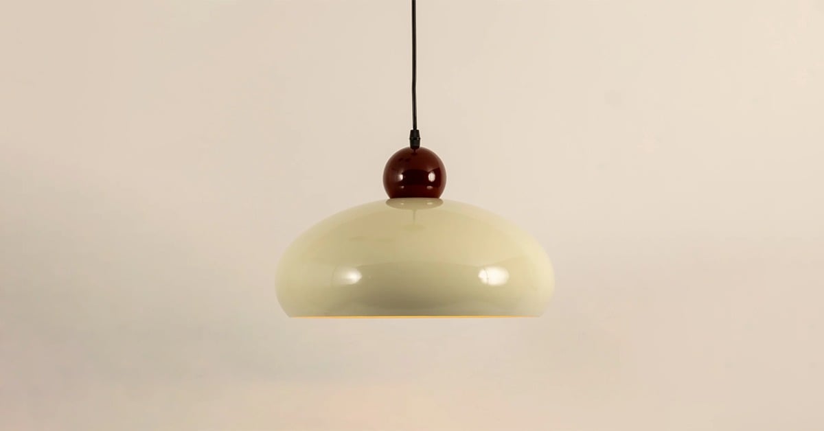 New arrival pendant lights with minimal hanging design perfect for kitchen dining area and modern home lighting decor.