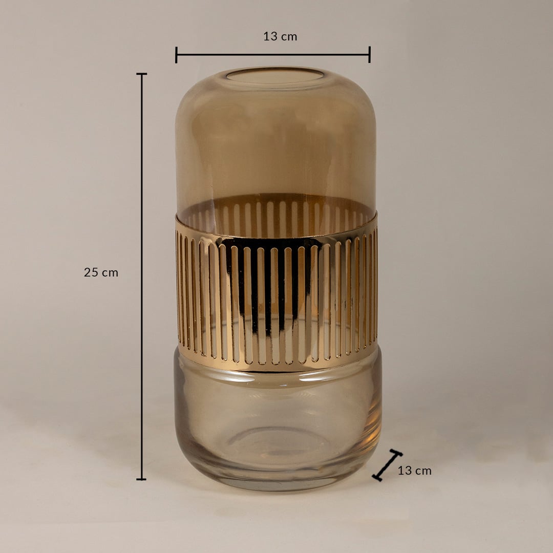 Amber gold glass vase measuring 25 cm in height and 13 cm in diameter displayed with labeled dimensions.