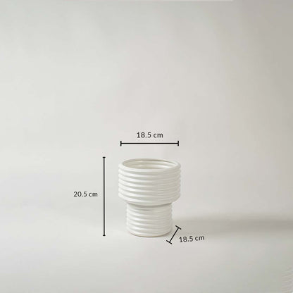 White ribbed ceramic vase with 20.5 cm height and 18.5 cm width shown clearly for accurate decor size reference and planning.