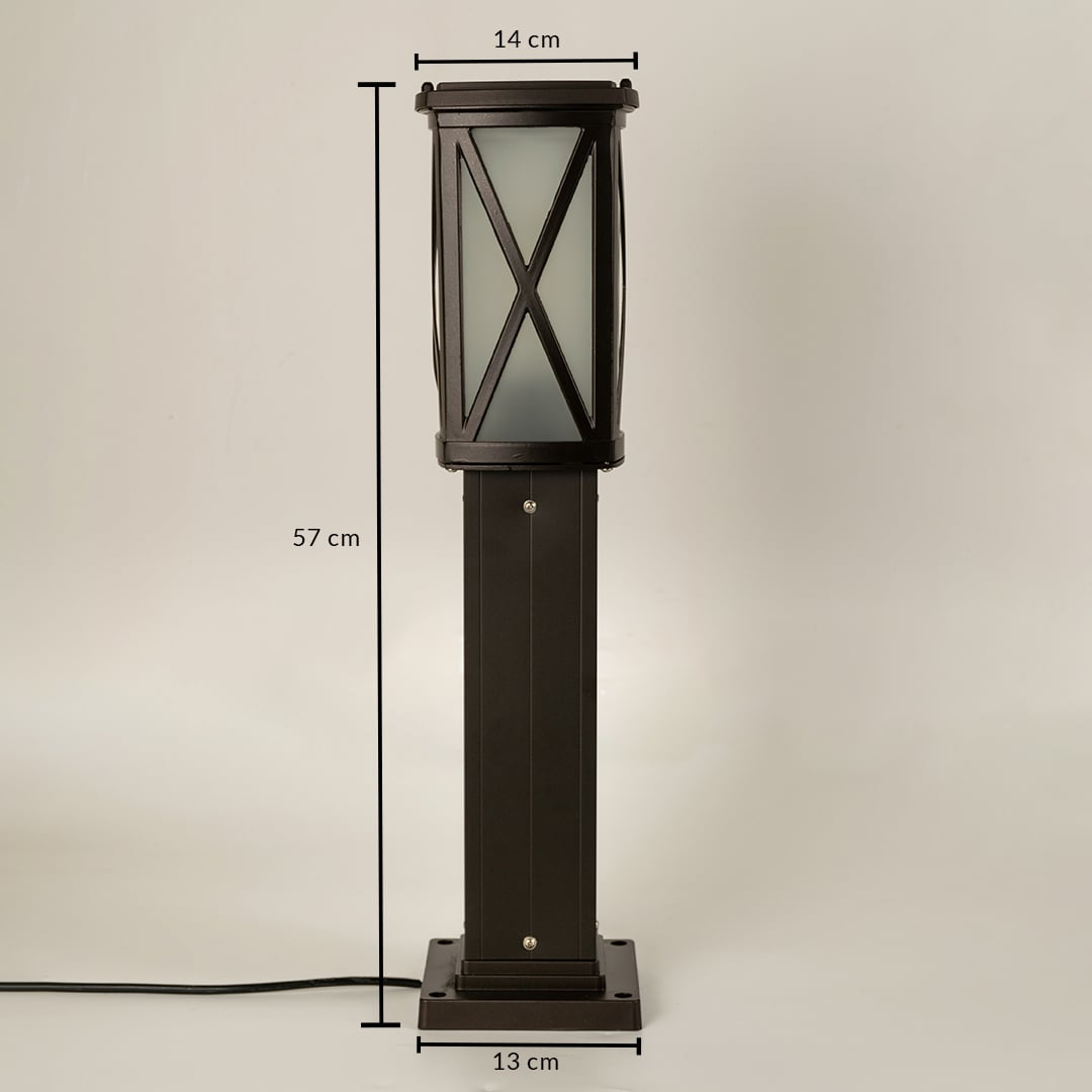 Black outdoor bollard light dimension image with 57 cm height and 15 cm width for exterior decor use.