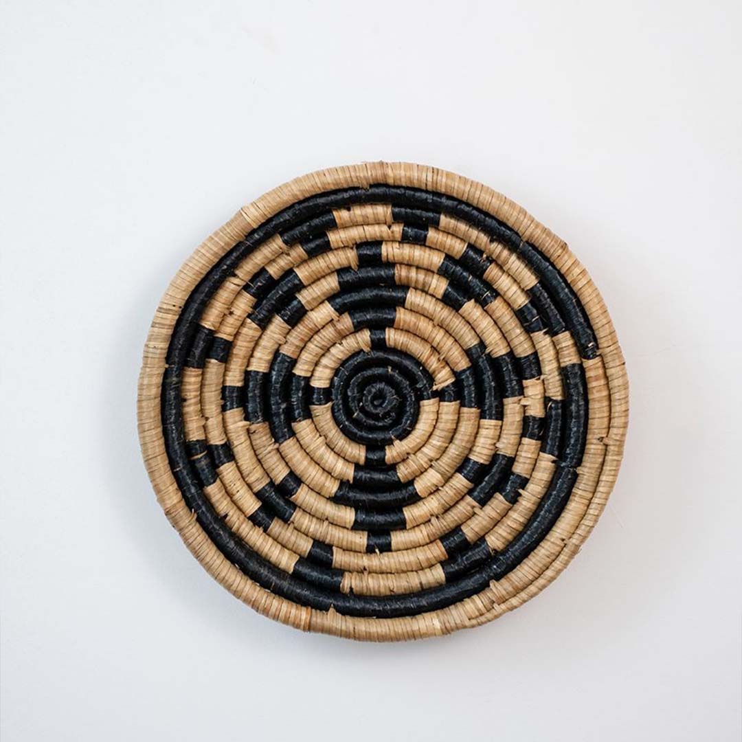 Chivalric Floral Handwoven Sea Grass Hanging Wall Basket - Black