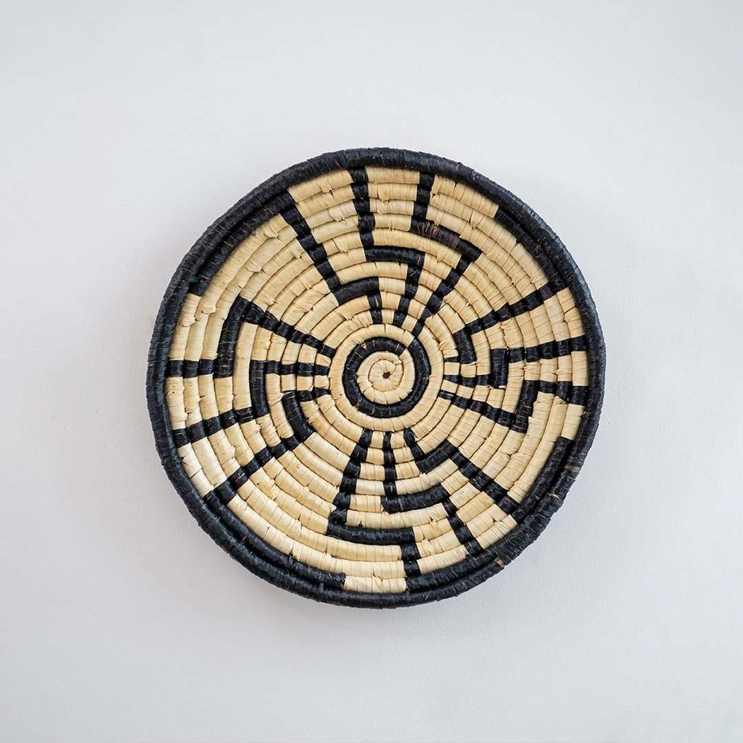 Classical ZIg - Zag HandWoven Sabai Grass Hanging Wall Basket - Black & Beige