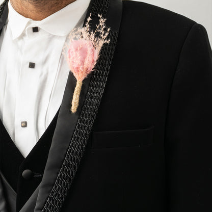Cruz Boutonniere