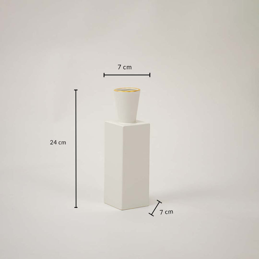 White ceramic vase with 24 cm height and 7 cm width shown clearly for accurate size reference and decor planning.