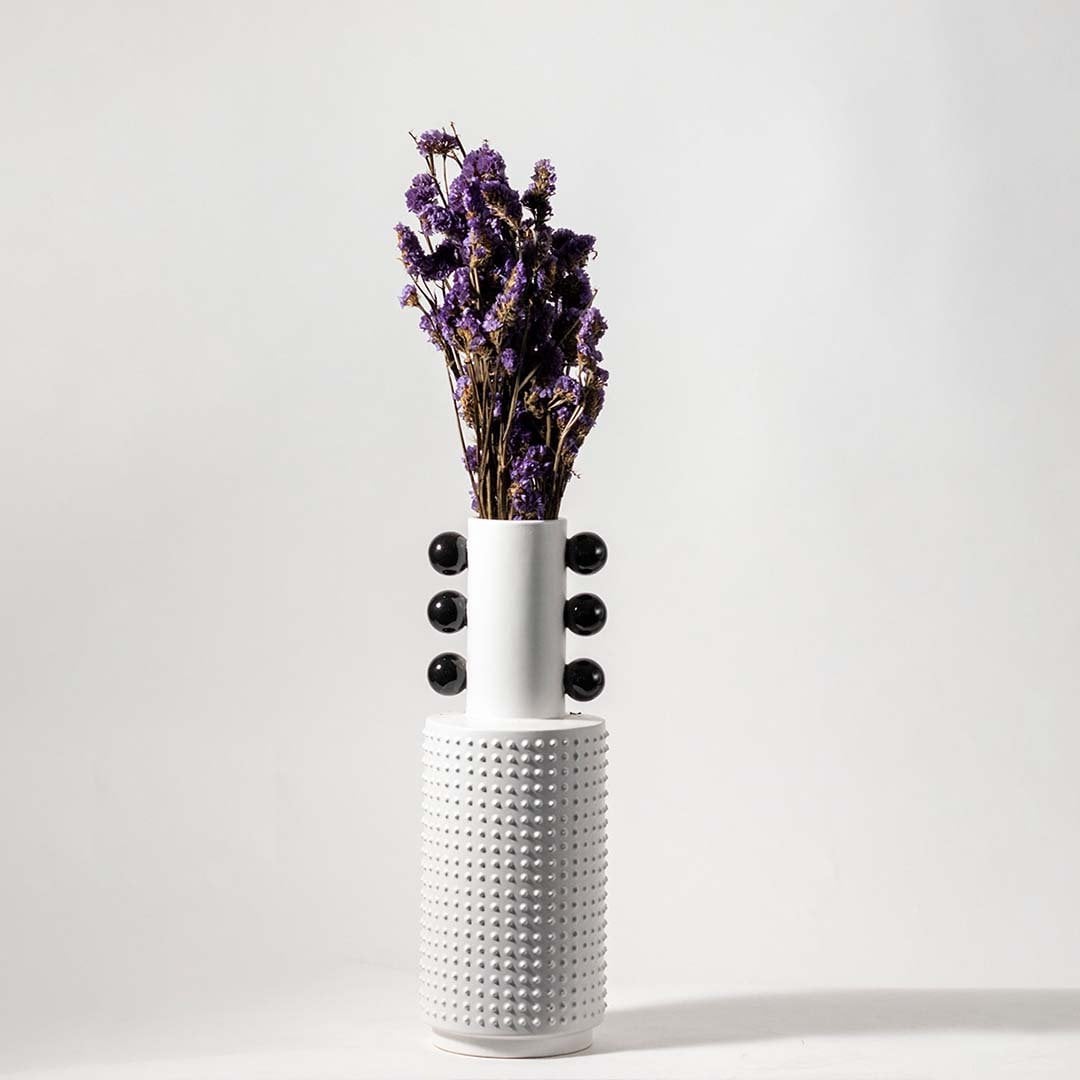 White background image showing natural dried purple statice flower bunch ideal for elegant home vase decoration.