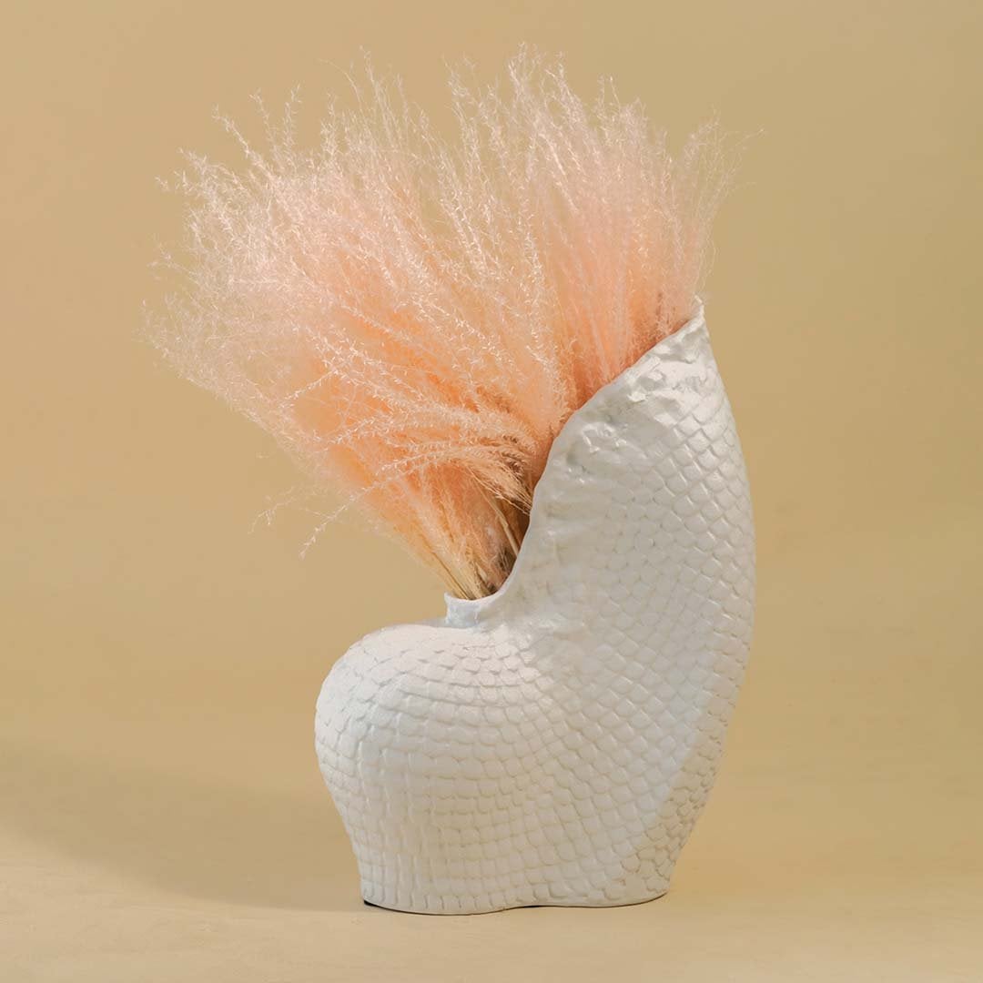 Elegant peach pampas grass bouquet for table vase decor soft feathery stems perfect for cozy bohemian home styling.