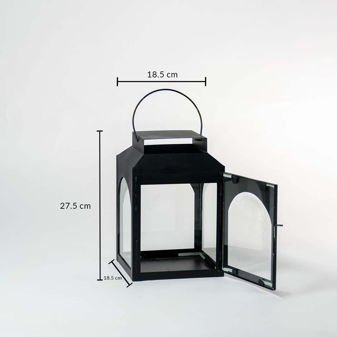 Black lantern with measurements 27.5 cm height 18.5 cm width and 18.5 cm depth displayed for size reference.