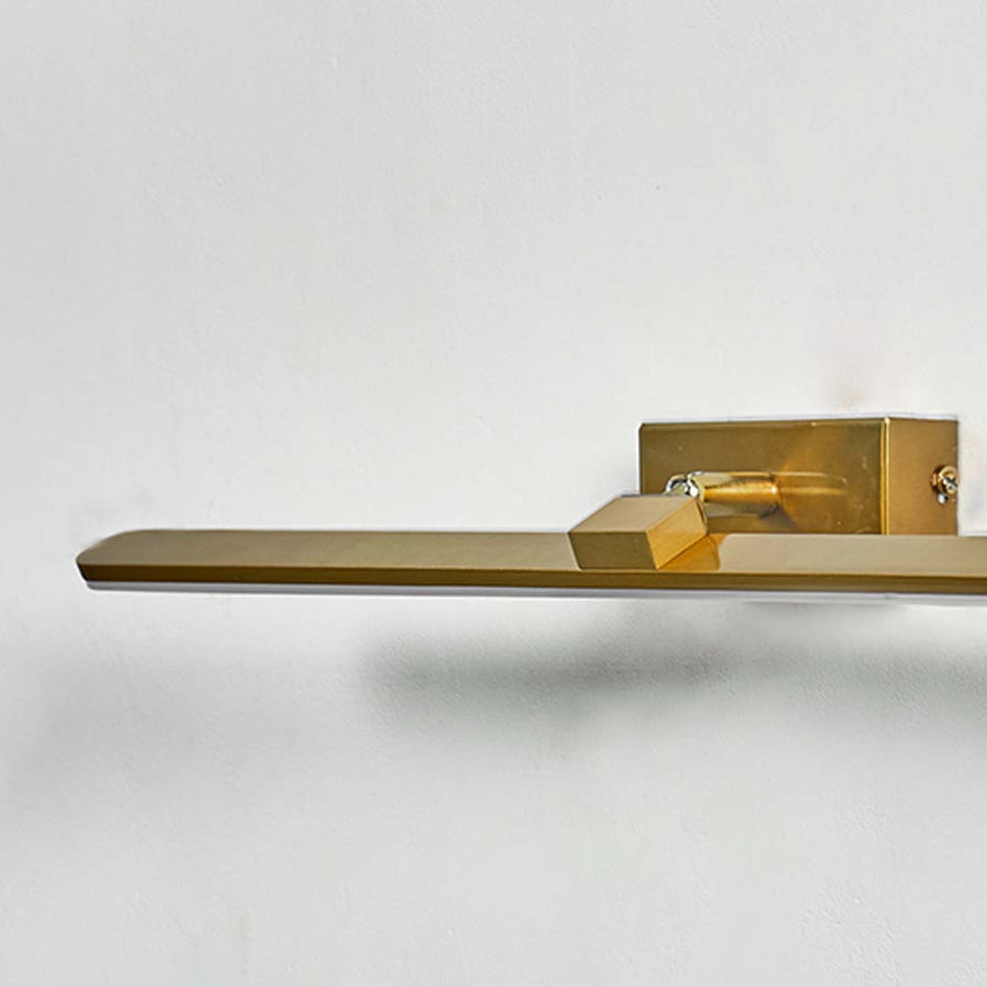 Modern brass metal picture light with sleek linear design for elegant bathroom and vanity mirror decor.