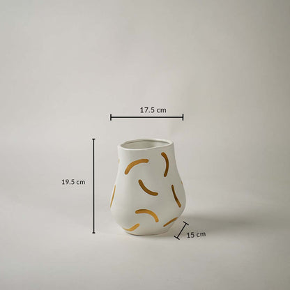 A ceramic vase with curved form shown with measurements indicating 17.5 cm width 19.5 cm height and 15 cm base width for clear accurate product sizing.