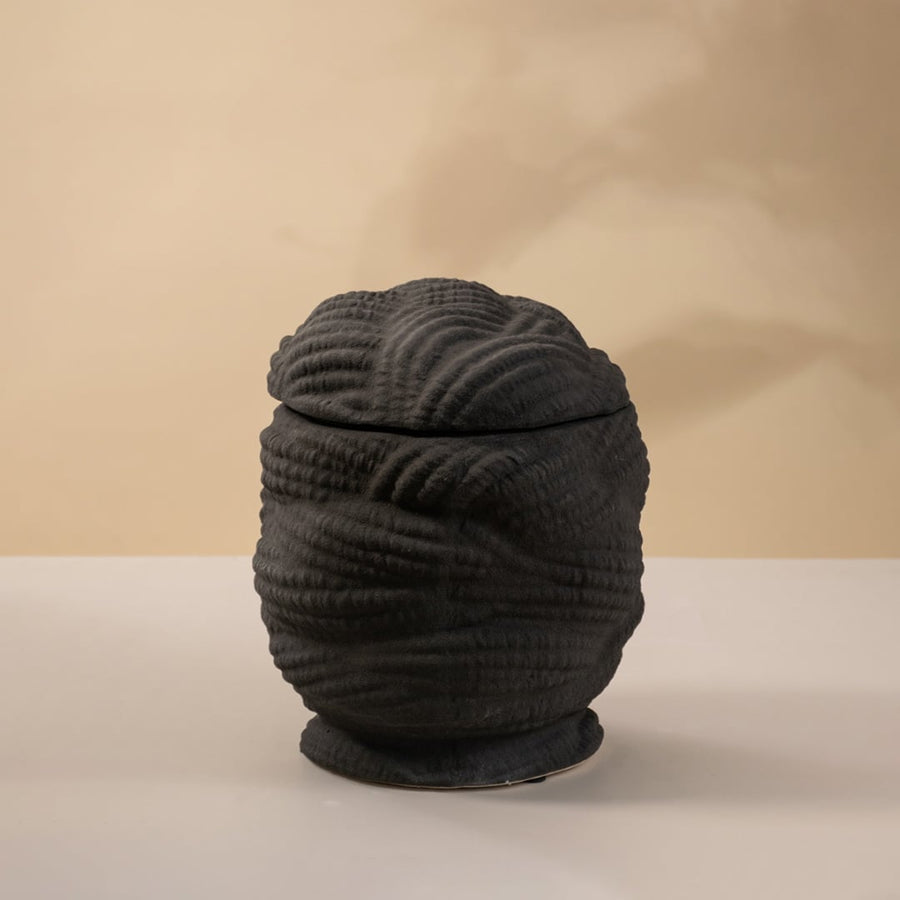 Incomum Black Ceramic Decorative Item White Background