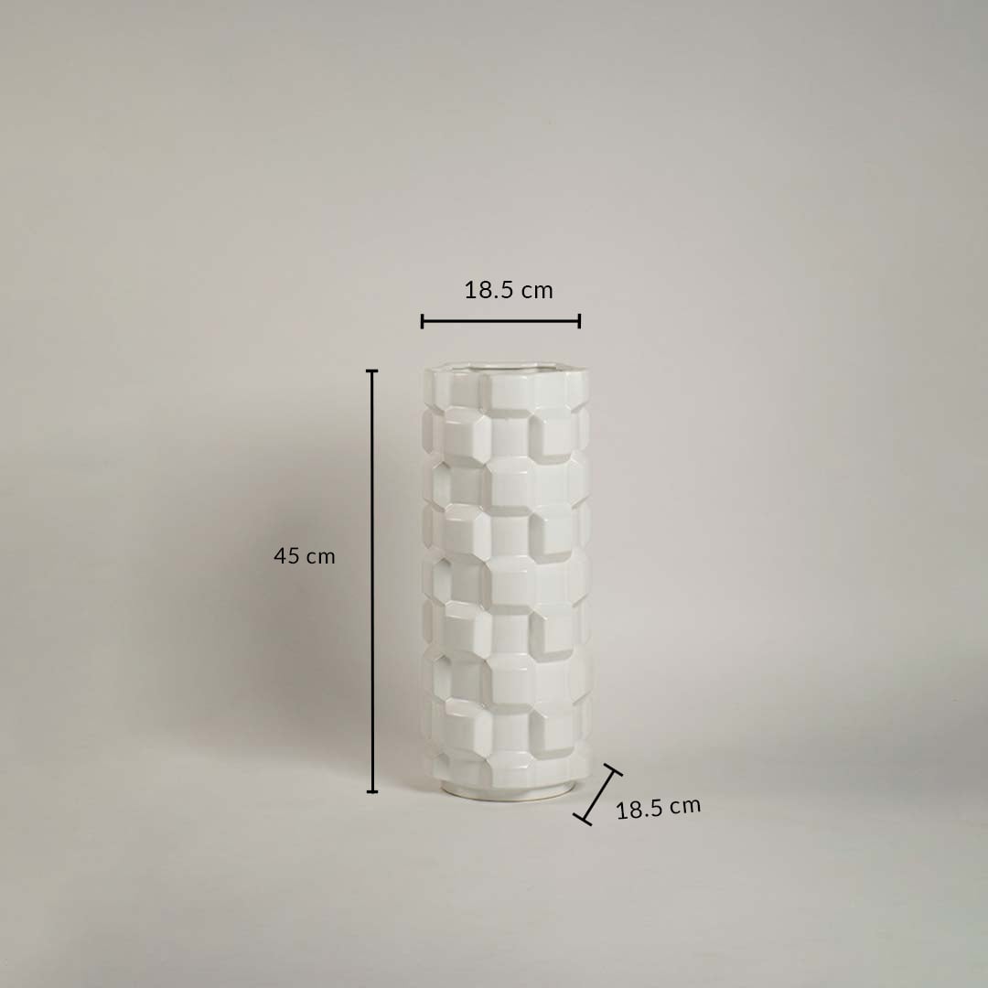 White geometric ceramic vase with cube texture showing 45 cm height and 18.5 cm diameter dimensions.