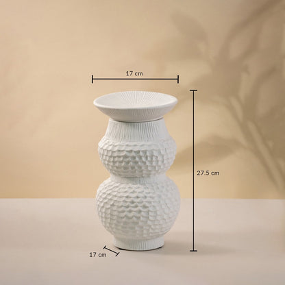 White ceramic vase on white background showing height 27 cm width 17 cm base 17 cm ideal for living room and console decor.