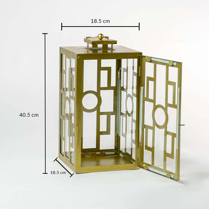 Gold metal lantern dimension image with 40.5 cm height and 18.5 cm width for tabletop decor use.