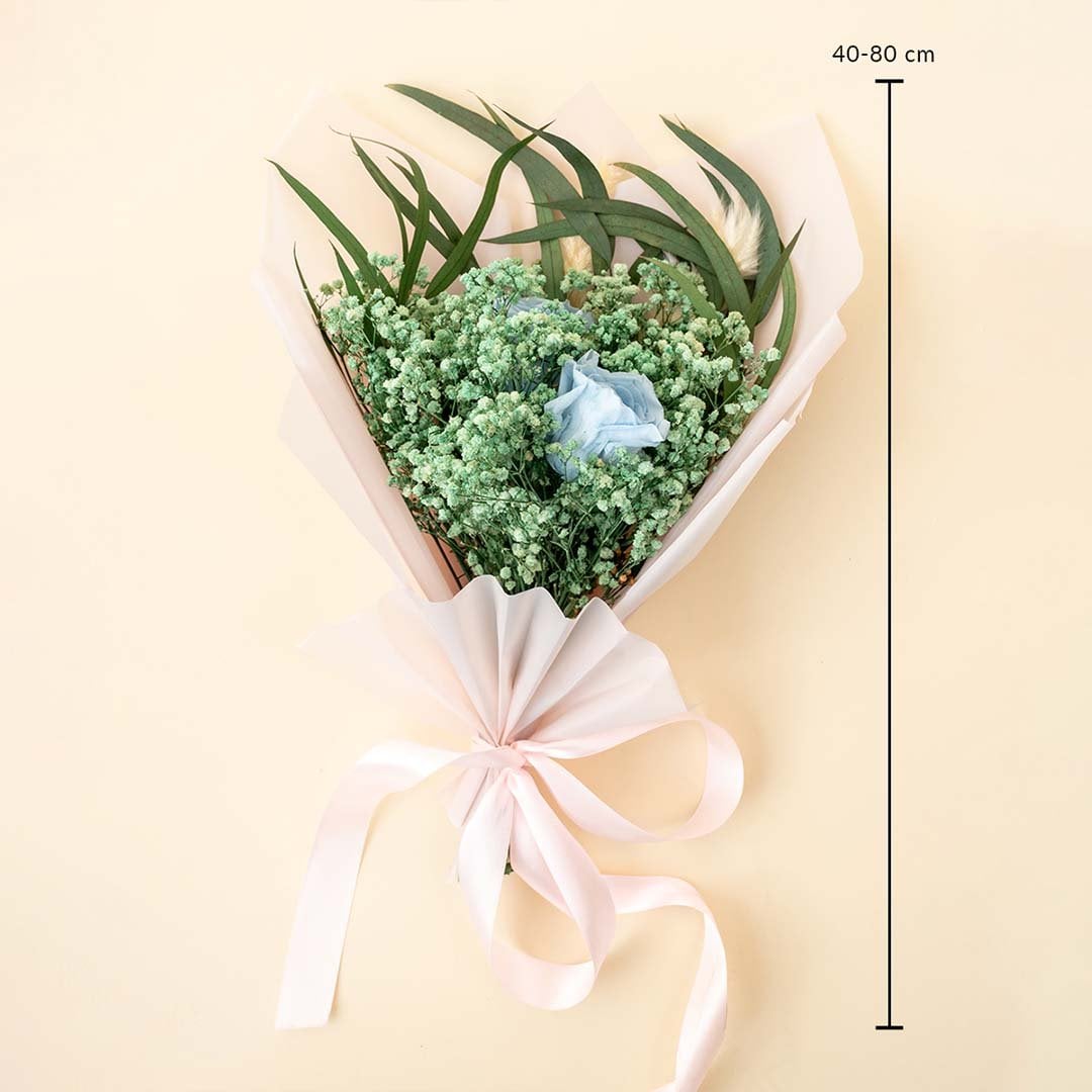 Preserved bouquet with blue infinity rose babysbreath and pampas grass tied with ribbon height 40 to 80 cm for decor.