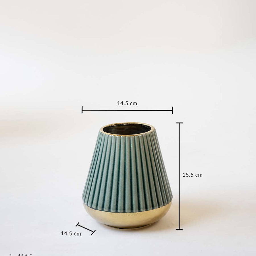 Ribbed green ceramic vase with a golden base shown on a white background with visible size markings of 15 cm height and 14 cm width for clear measurement reference.