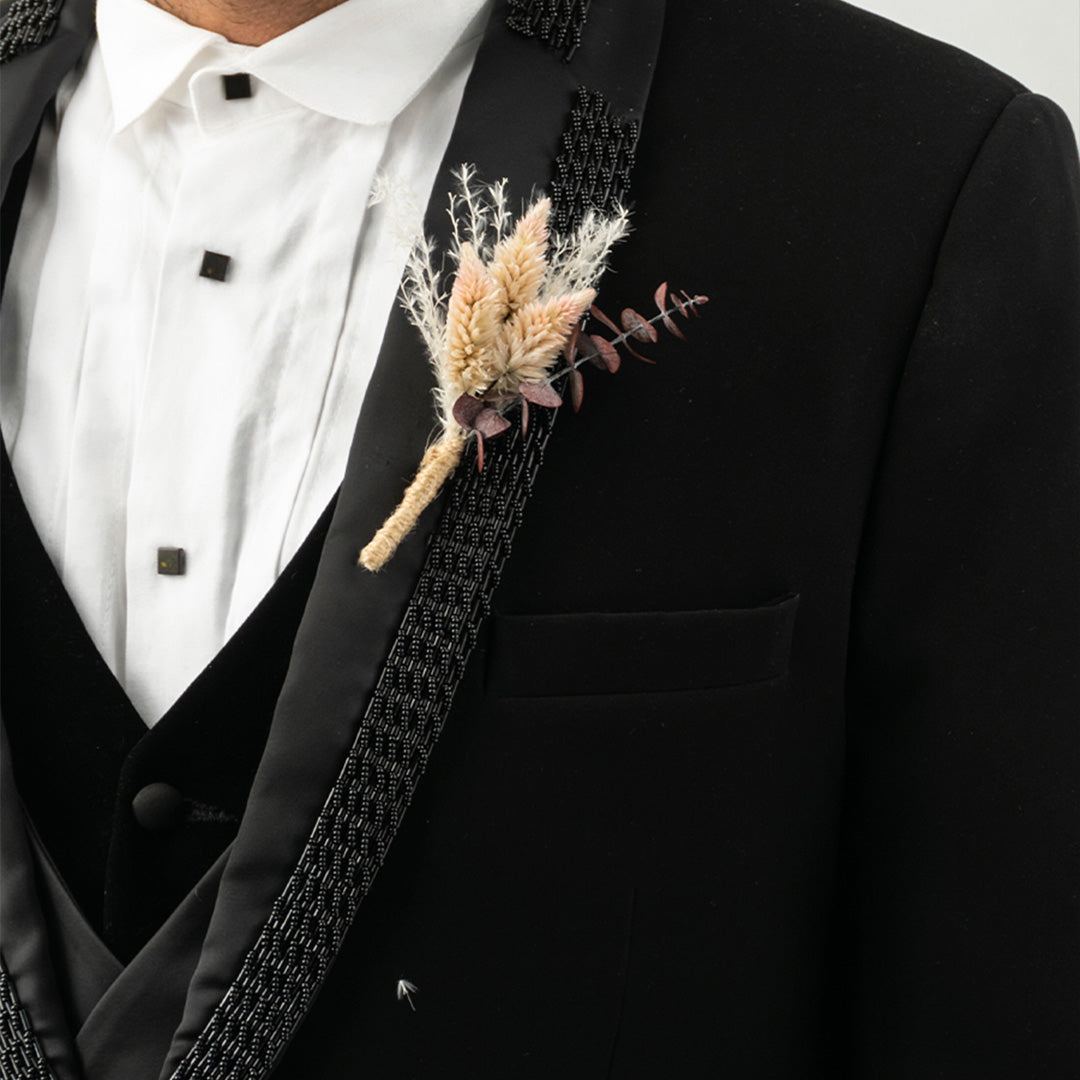 Navarro Boutonniere