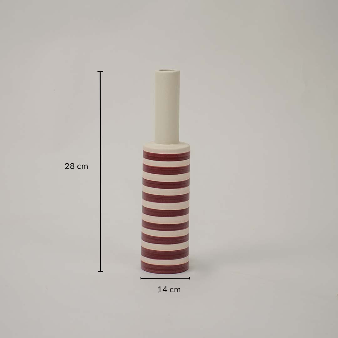 A striped decorative vase shown with measurements 28 cm height and 14 cm width clearly marked to provide an accurate understanding of its size and proportions.