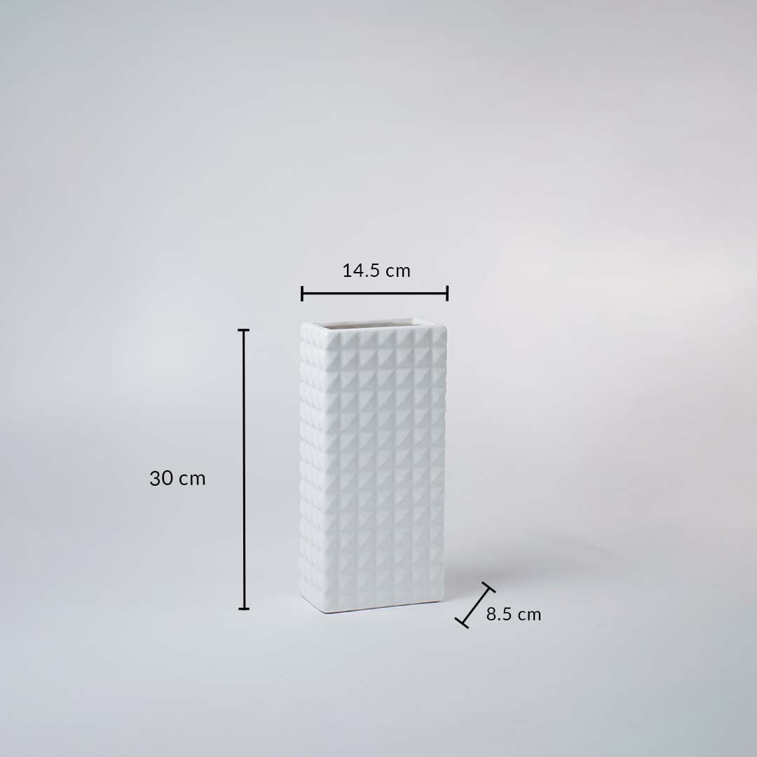 White textured ceramic vase with measurements 30 cm height 14.5 cm width and 8.5 cm depth shown clearly for accurate decor planning.
