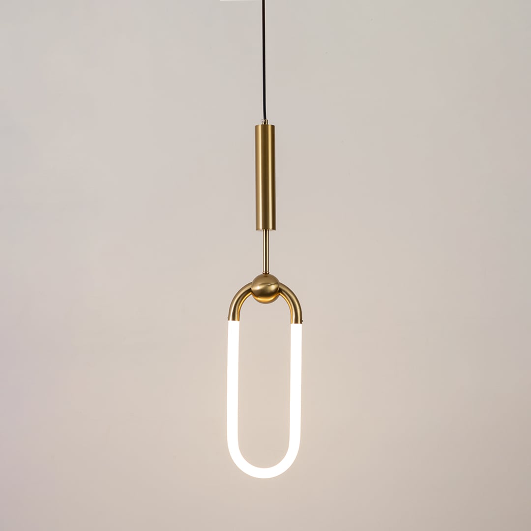 Platone Oval Hanging Light Gold light on white background