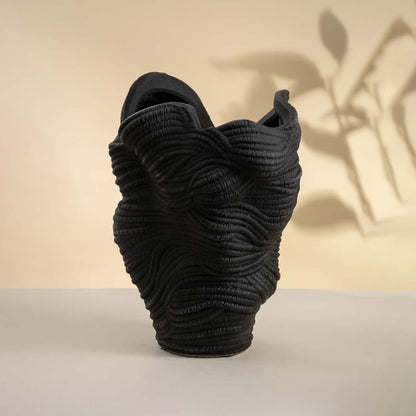 Qeyri Black Ceramic Vase
