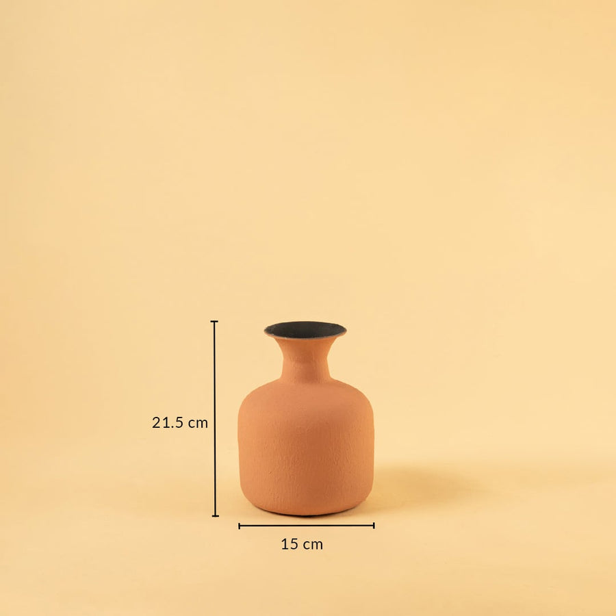 Terracotta vase shown with clear measurements indicating a height of 21 cm and a width of 15 cm highlighting its rounded body and narrow neck on a plain background.