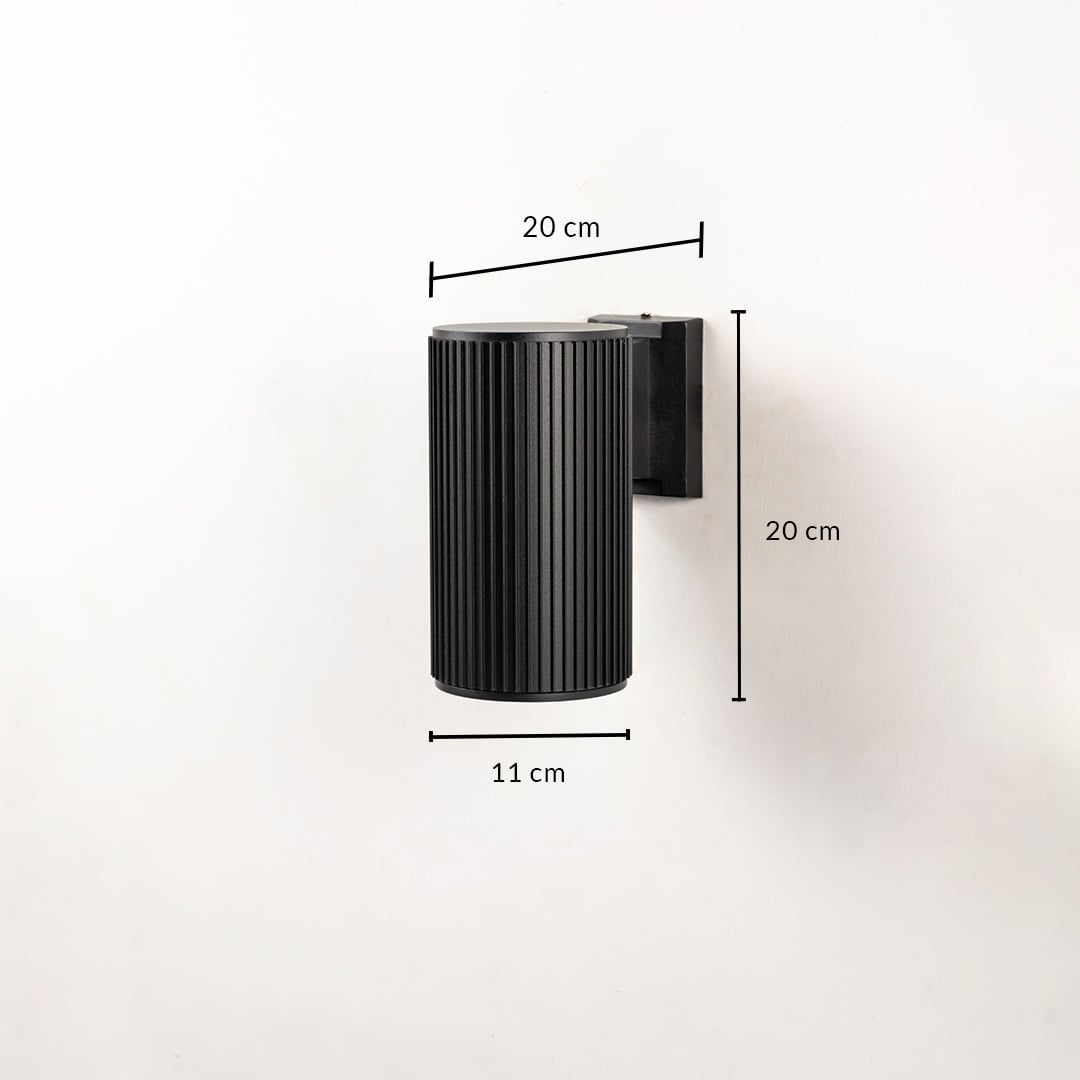 Black cylindrical wall light dimension image showing 20 cm height and 11 cm width with modern ribbed design.