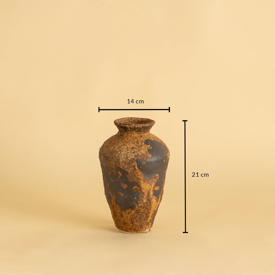 Rustic brown ceramic vase with handcrafted texture shown with 21 cm height and 14 cm width for size reference.