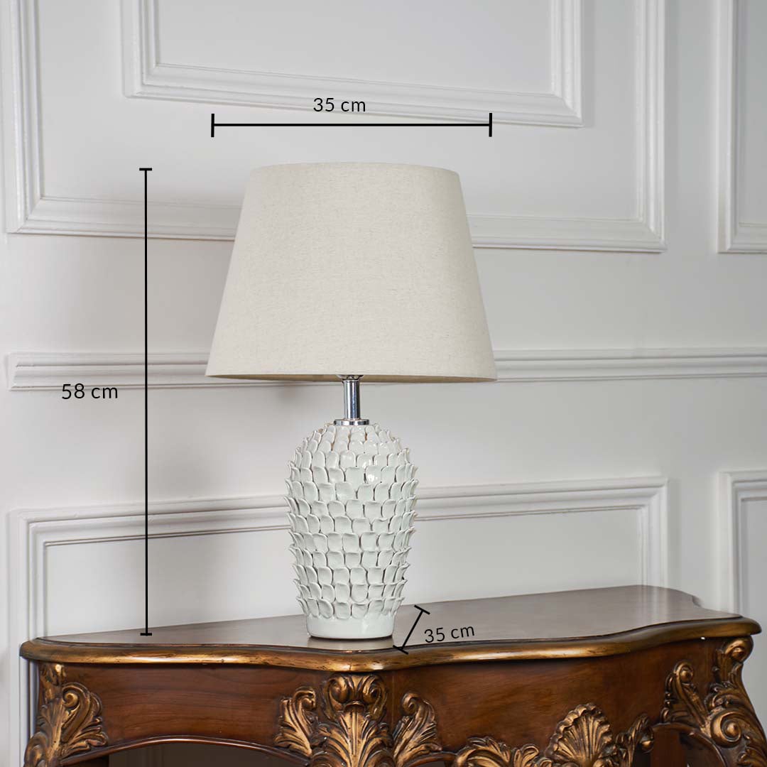 Ceramic table lamp measuring 68 cm height with a 38 cm wide shade and 38 cm base diameter displayed with clear markings on a white backdrop.