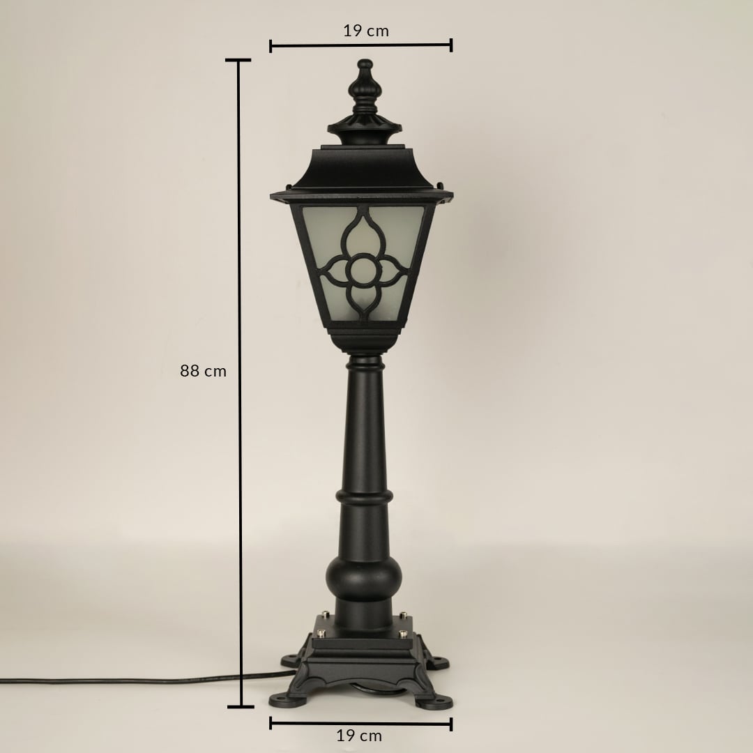 A tall outdoor pillar lamp shown on a white background with all measurements clearly marked displaying a height of 88 cm a lantern width of 19 cm and a base width of 19 cm for accurate sizing.