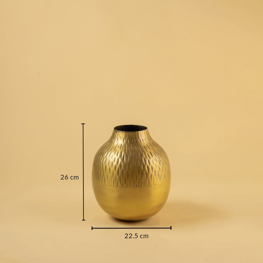 Gold hammered metal vase decor with 26 cm height and 22.5 cm width ideal for shelves tables and warm contemporary styling.