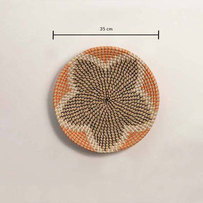 Basket wall plate with star design shown with measurements of 35 cm diameter for accurate size reference.