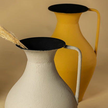 Suraahi Vase Grey Closeup