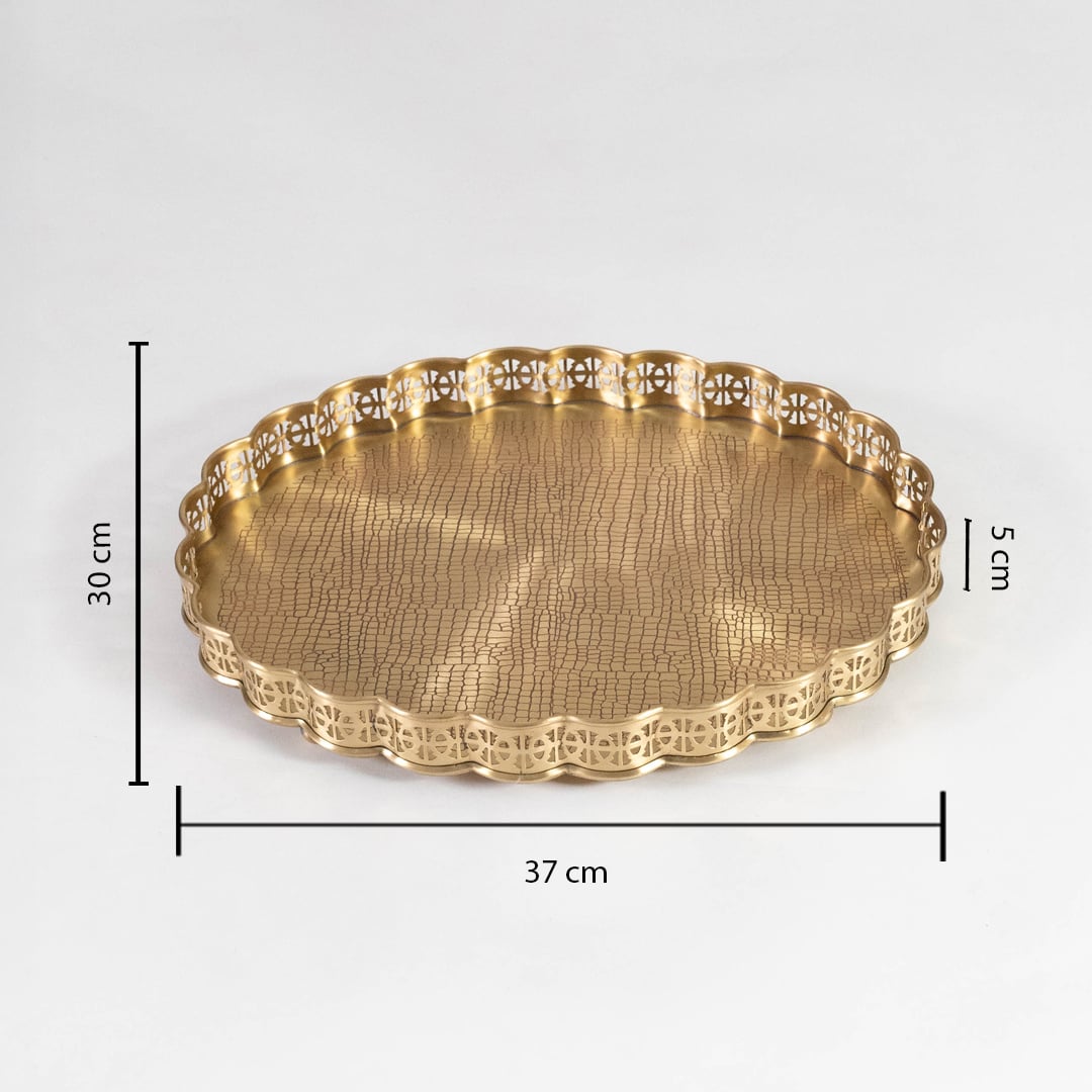 Round brass plate in gold finish shown with size 30 cm diameter and 3 cm height placed on plain white surface.