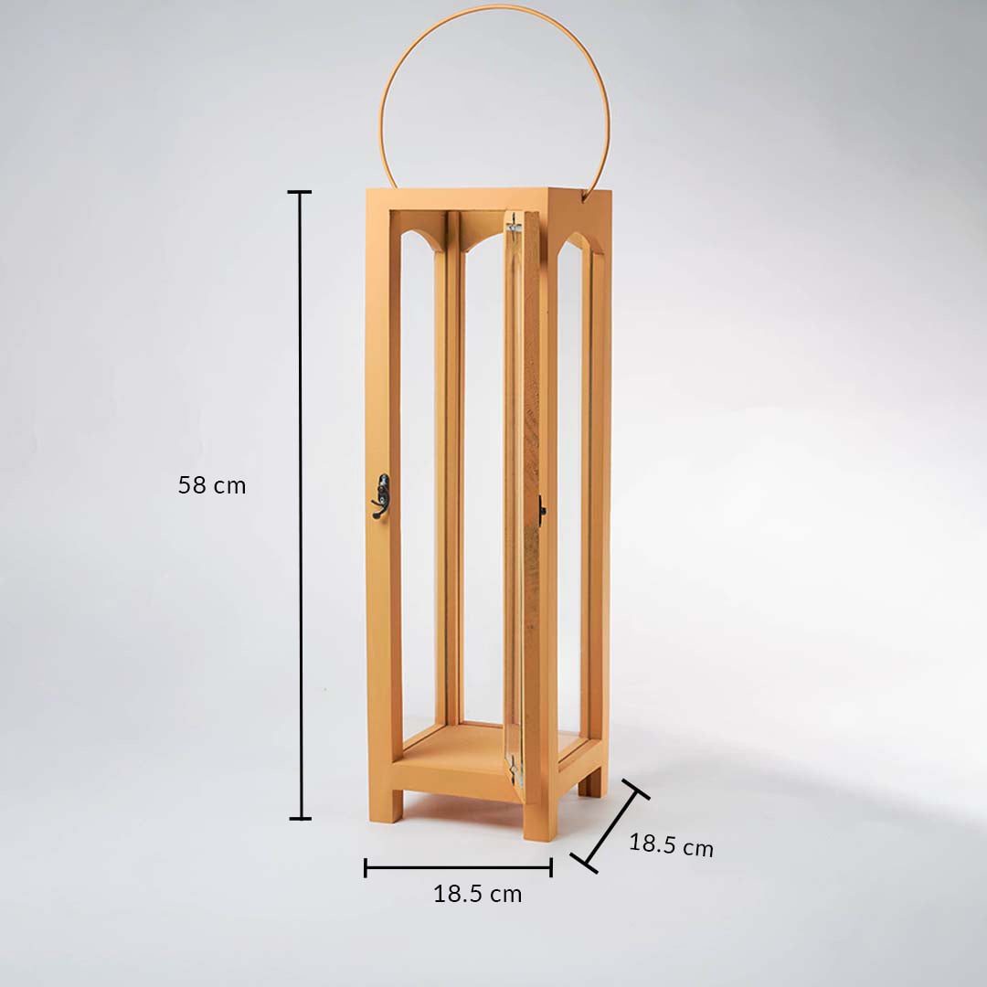 Technical diagram showing wooden lantern dimensions with height 58cm and width 18cm measurements for floor or table placement planning.
