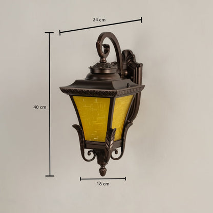 A bronze outdoor lantern on a white background showing all dimensions clearly marked with a height of 40 cm a width of 24 cm and a lower frame width of 18 cm for accurate installation reference.
