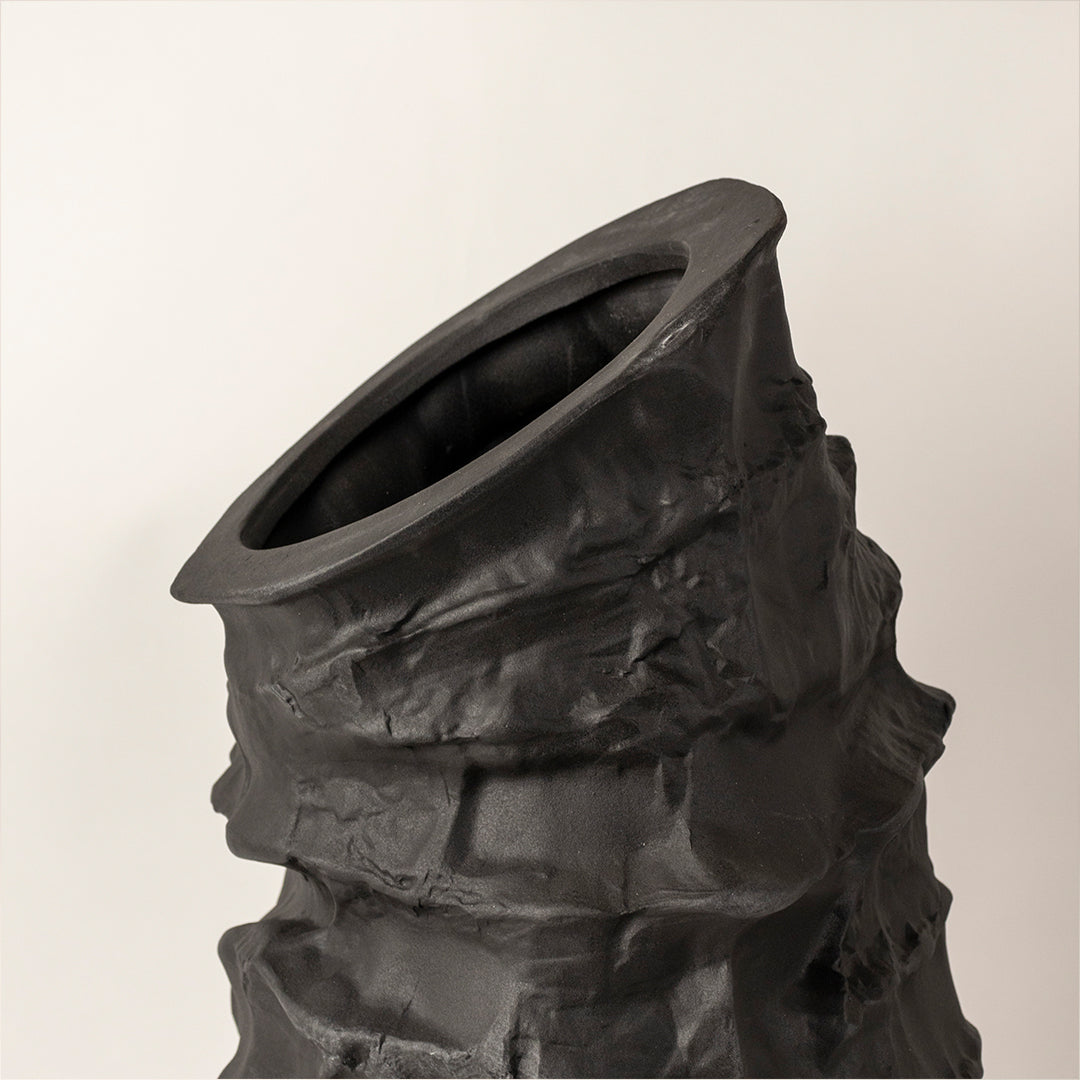 Wavy Rim Table Vase - Black