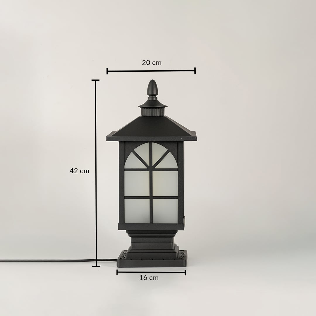 Black outdoor gate light dimension image with 42 cm height and 20 cm width for exterior decor use.