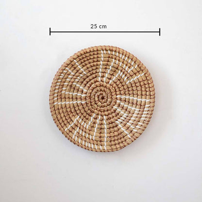 Minimalist woven seagrass wall basket plate featuring geometric brown accents and a size line indicator on white.