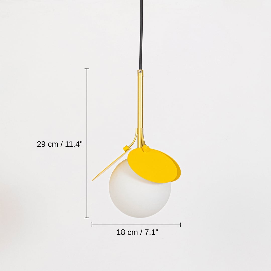 Yellow and white glass pendant light, base 29 x 18 x 18 cm (11.4 x 7.1 x 7.1 inches), canopy 10 x 10 cm (3.9 x 3.9 inches) dimensions