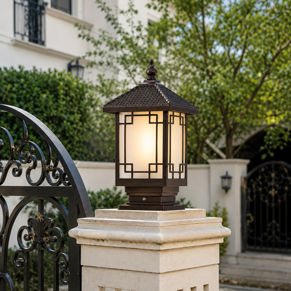 Carus Pier Gate Light