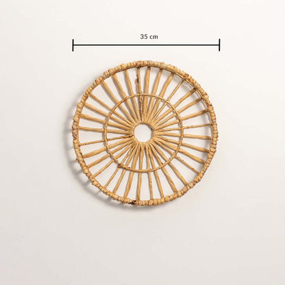 Rattan wall plate with size dimensions 35 cm diameter showing scale and craftsmanship for decorative wall decor.