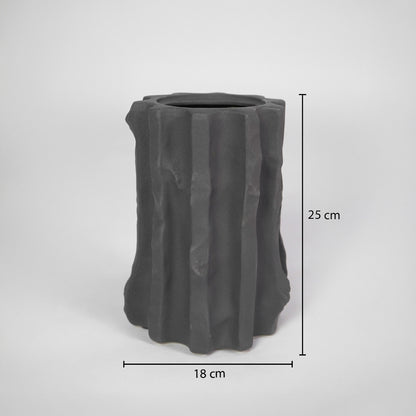Black textured ceramic vase dimension image with 25 cm height and 18 cm width for stylish shelf decor.